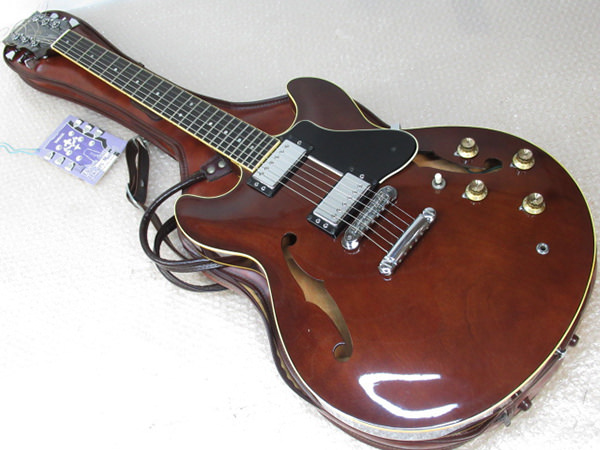 ヤマハのセミアコースティックギターSuper Axe SA1000、ジャパン 