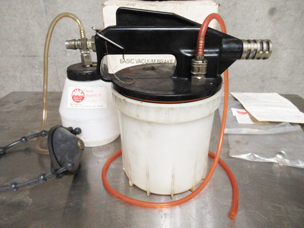 マックツール ブレーキブリーダー エバキュエーター