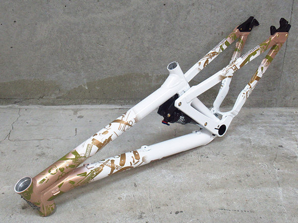 BLKMRKT ブラックマーケット Killswitch キルスイッチ Sサイズ ホワイト 2T0923D