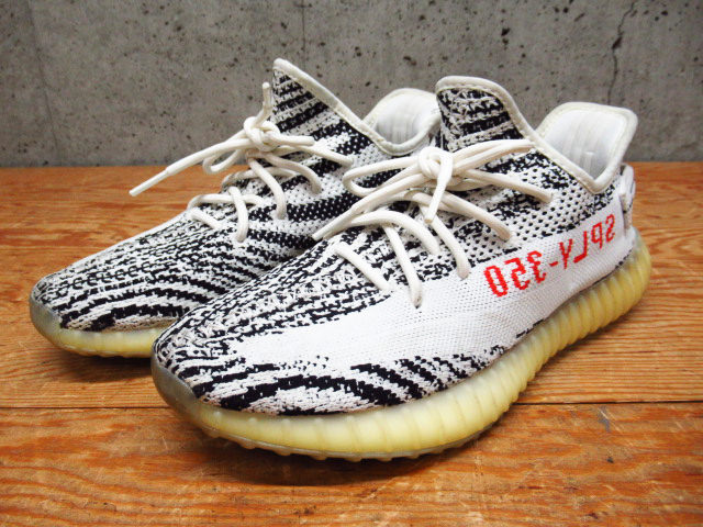 adidas アディダスの靴 YEEZY BOOST 350 V2 ZEBRA イージーブースト を 