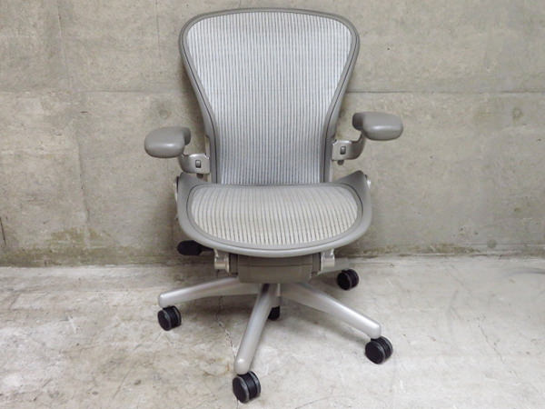 HermanMiller ハーマンミラー アーロンチェア ポスチャーフィット AE113AWBPJXTBBS83V01 チタニウムカラー Bサイズ
