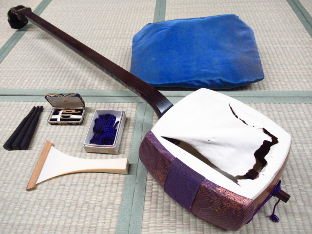 三味線 綾杉胴 一枚溝 金細 トチ 細棹 正寸 東サワリ 撥付き 胴かけ 天神カバー