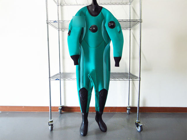 World Dive ワールドダイブ ドライスーツ