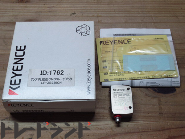 KEYENCE キーエンス LR-ZB250CN 角型 反射型 M8コネクタタイプ 250mm アンプ内蔵型CMOSレーザセンサ