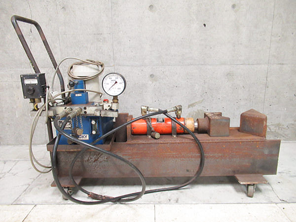 油圧シリンダ・油圧ポンプユニット1